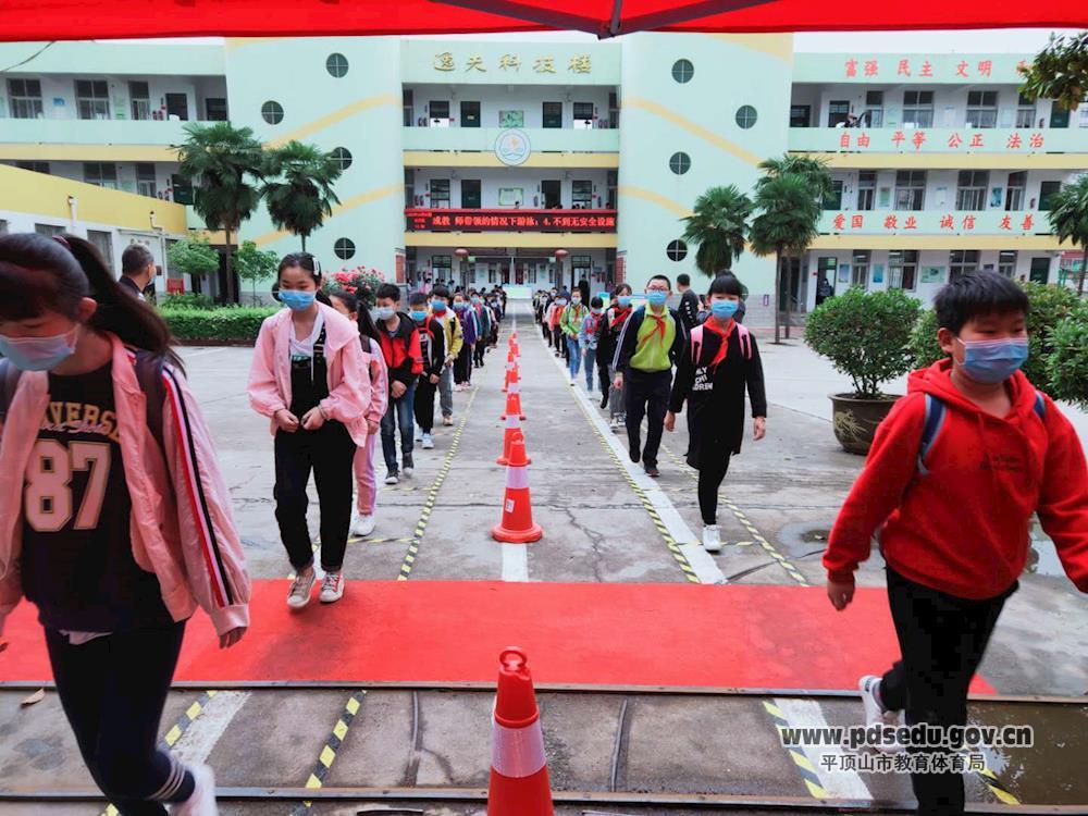 83c9b497aee74df1aa7a7289ba992ea1.jpg 83c9b497aee74df1aa7a7289ba992ea1.jpg