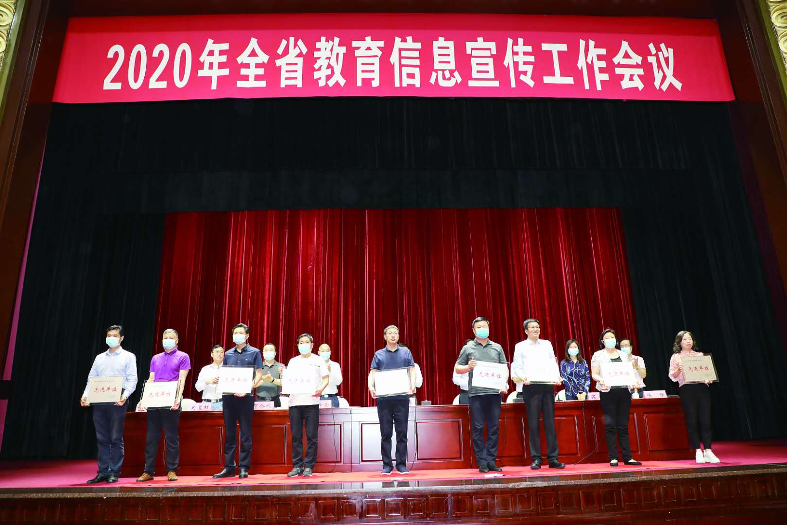 1590202916513357.jpg ba430172f54d7296cdd5cf83f58f25c.jpg