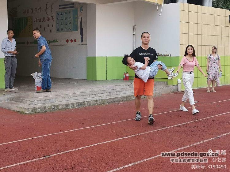 14fadd3053e54dbba63ab8c22ae7e746.jpg 14fadd3053e54dbba63ab8c22ae7e746.jpg