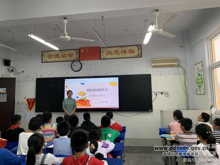 2395e4bc3a2c4158a6dd00469c68dc04.jpg 2395e4bc3a2c4158a6dd00469c68dc04.jpg