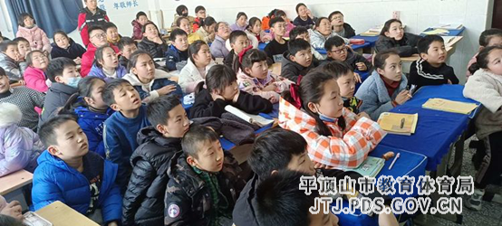 舞钢市第一小学组织全校师生共同观看“天宫课堂” 2-426.png 舞钢市第一小学组织全校师生共同观看“天宫课堂” 2-426.png
