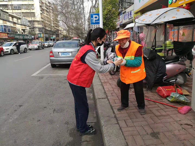 877933553.jpg 877933553.jpg