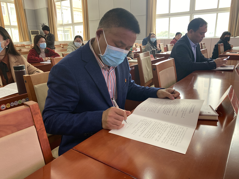 884258074.jpg 884258074.jpg