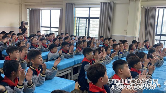 湖光小学.png 湖光小学.png