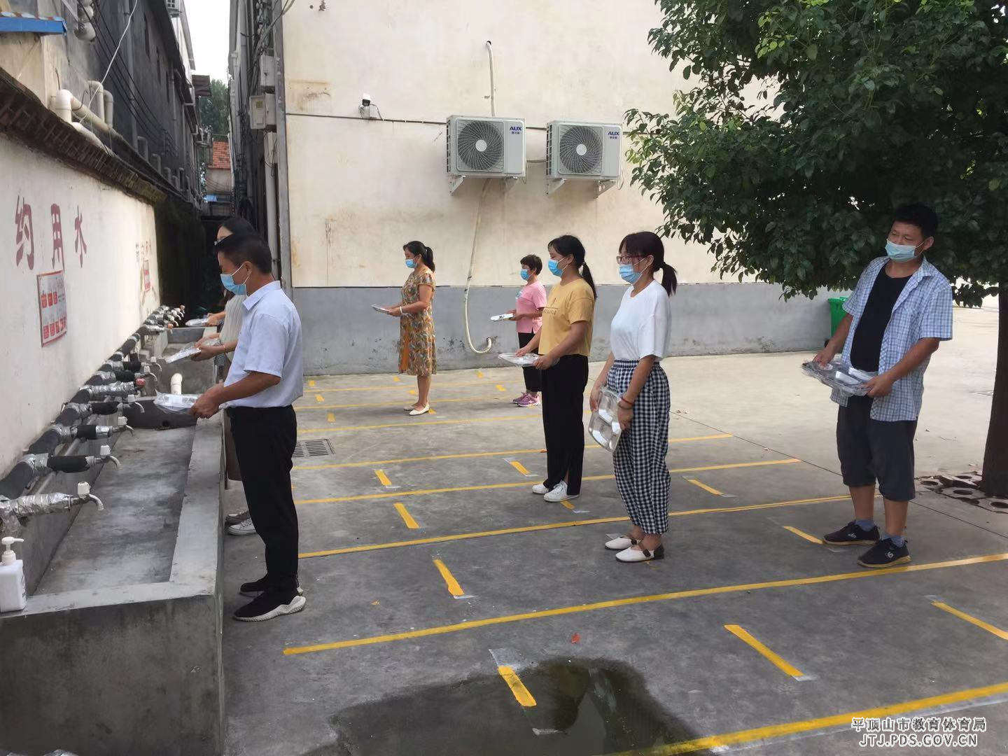 演练三就餐3.jpg 演练三就餐3.jpg