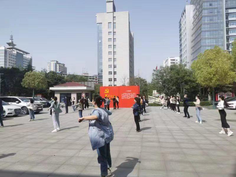 图片4.jpg 图片4.jpg