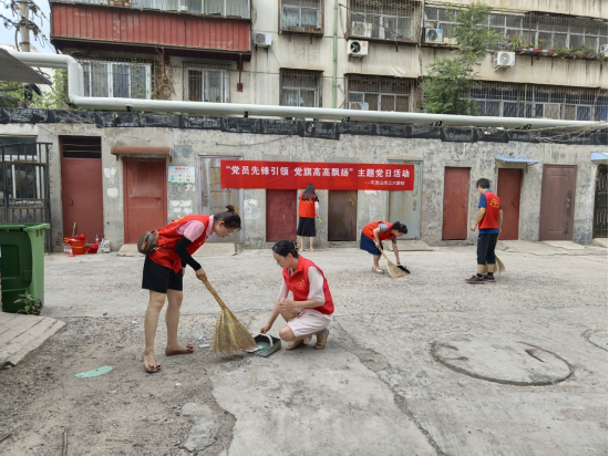 市三六联校开展“党员先锋引领 党旗高高飘扬”主题党日活动202.png 市三六联校开展“党员先锋引领 党旗高高飘扬”主题党日活动202.png