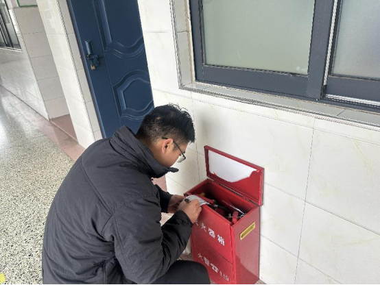 平顶山市第四十二中学开展校园安全专题工作会议及消防隐患大排查活动706.png 平顶山市第四十二中学开展校园安全专题工作会议及消防隐患大排查活动706.png