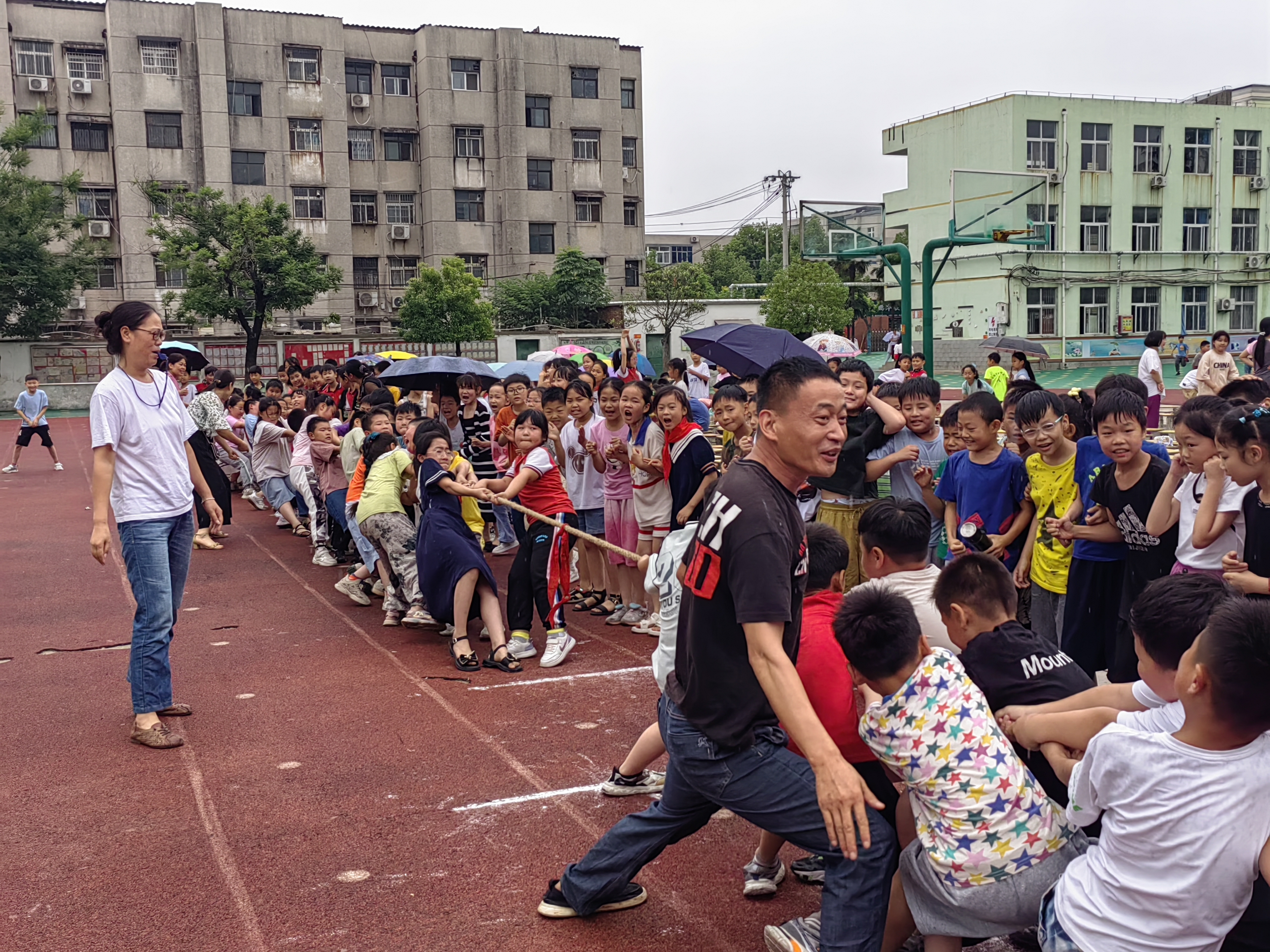 拔河.jpg 拔河.jpg