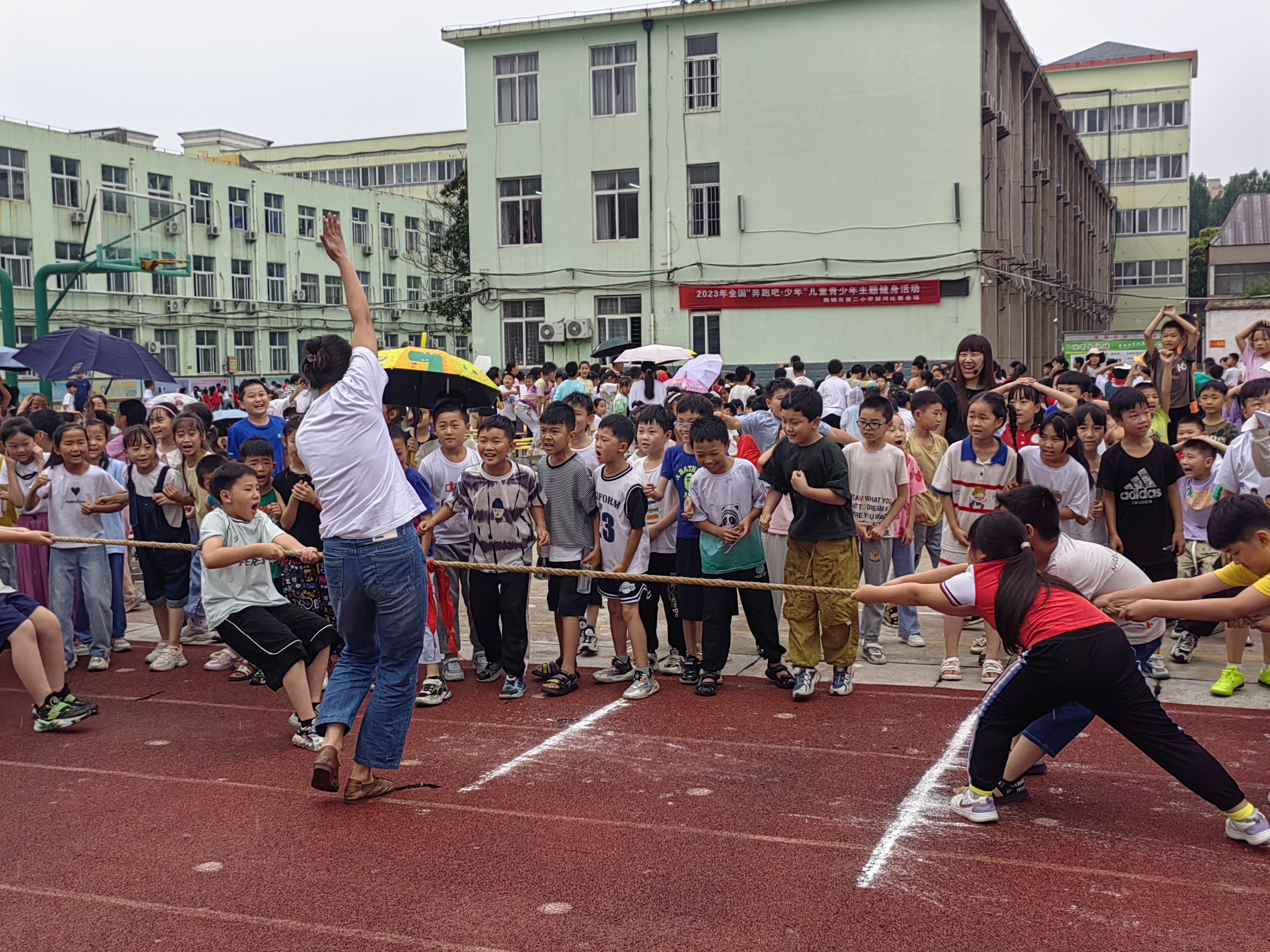 拔河2.jpg 拔河2.jpg