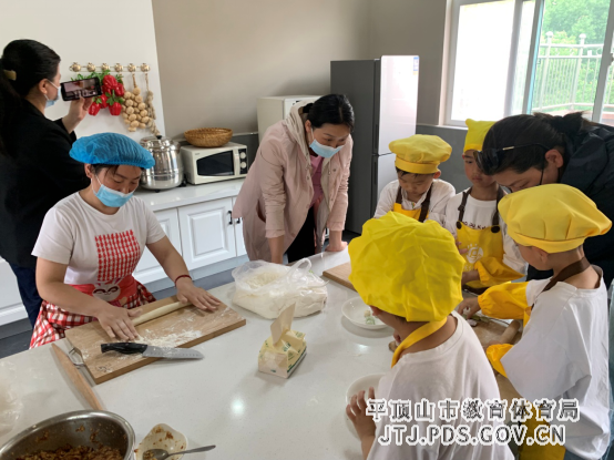 17. 平东幼儿园举行“庆六一”亲子食育暨第二届美食节活动1035.png 17. 平东幼儿园举行“庆六一”亲子食育暨第二届美食节活动1035.png