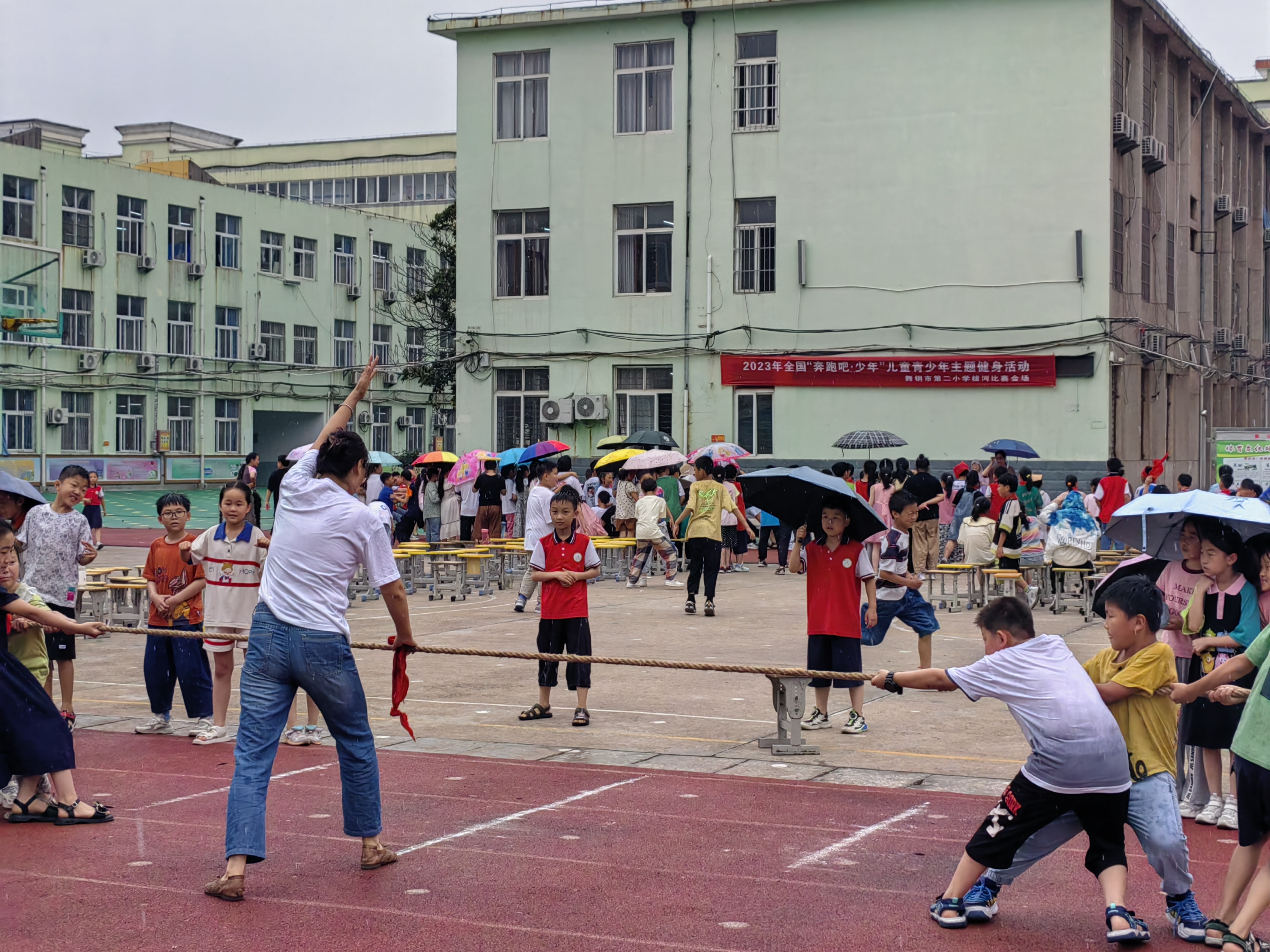 拔河1.jpg 拔河1.jpg