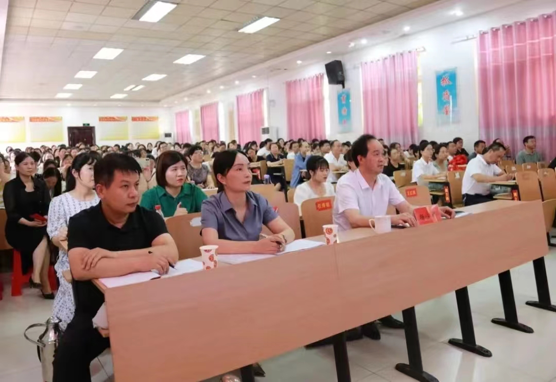 612544753.jpg 612544753.jpg