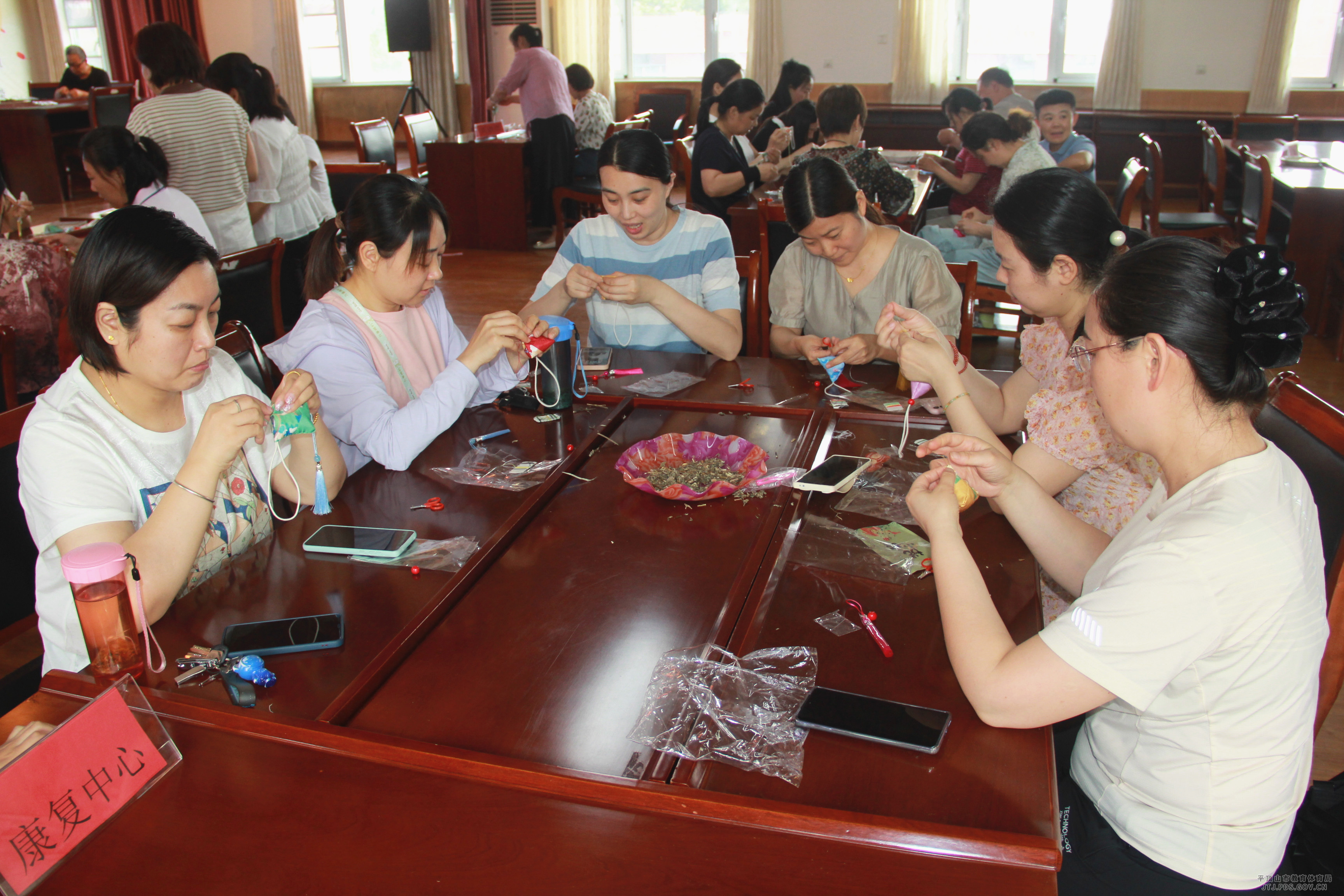 端午制作香囊 097.JPG 端午制作香囊 097.JPG